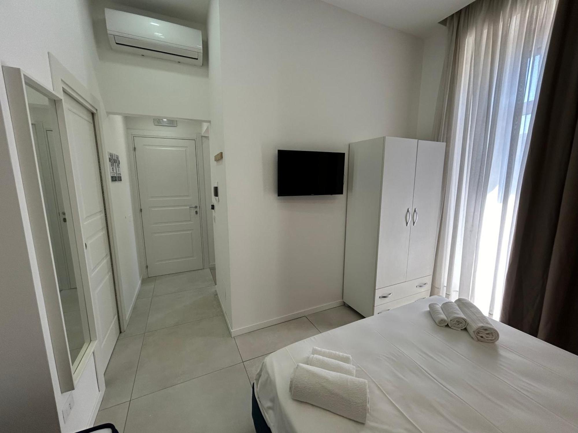 Enjoy Rooms Naples Exterior photo