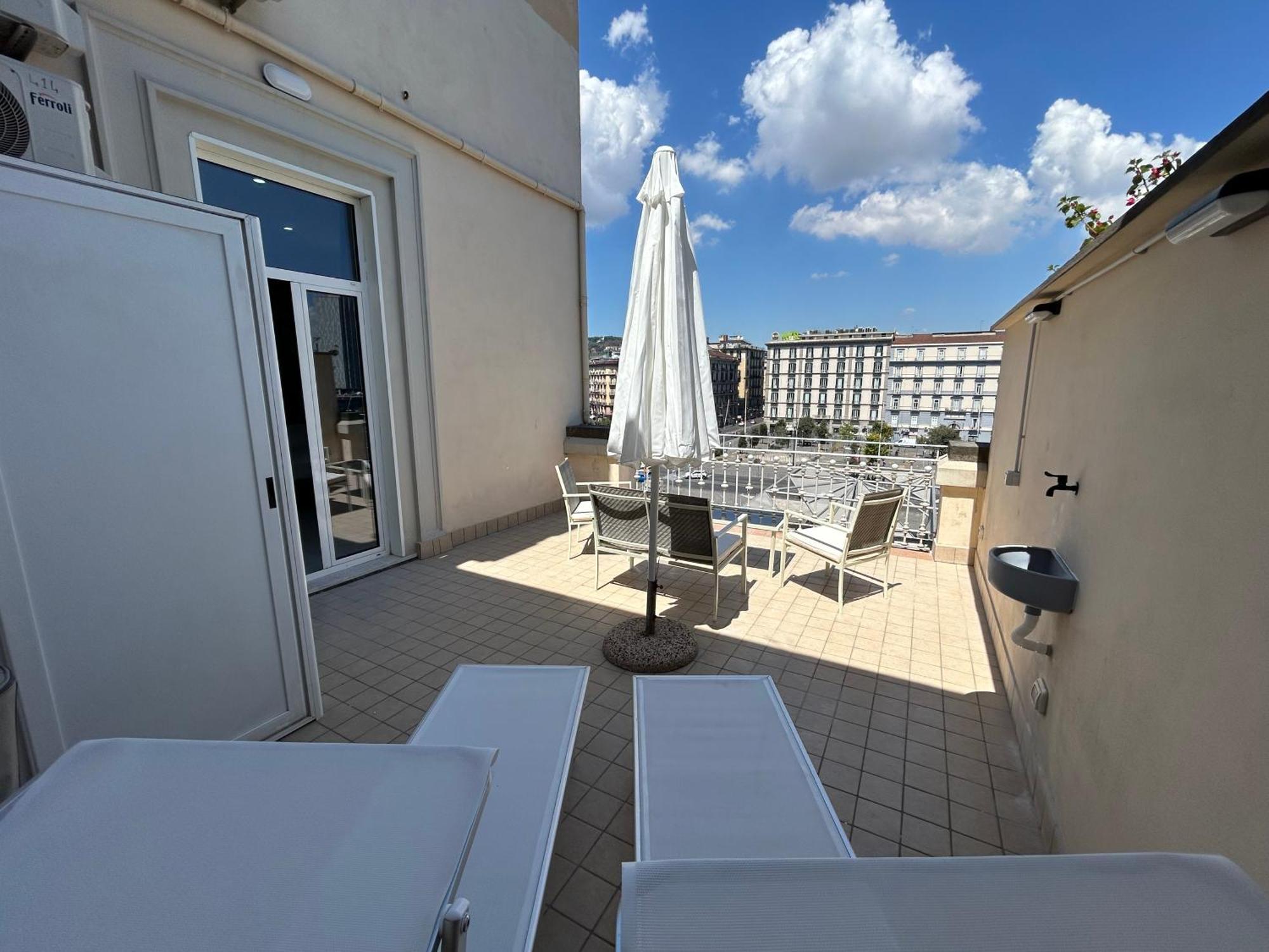 Enjoy Rooms Naples Exterior photo